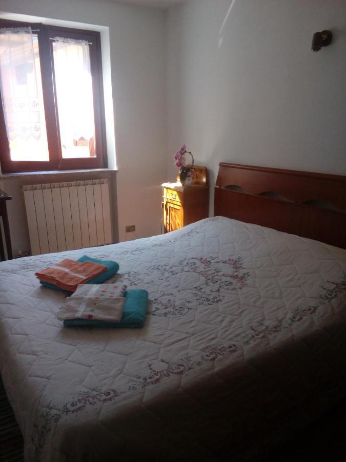 Bed and Breakfast La Campanella à Cadarese Extérieur photo